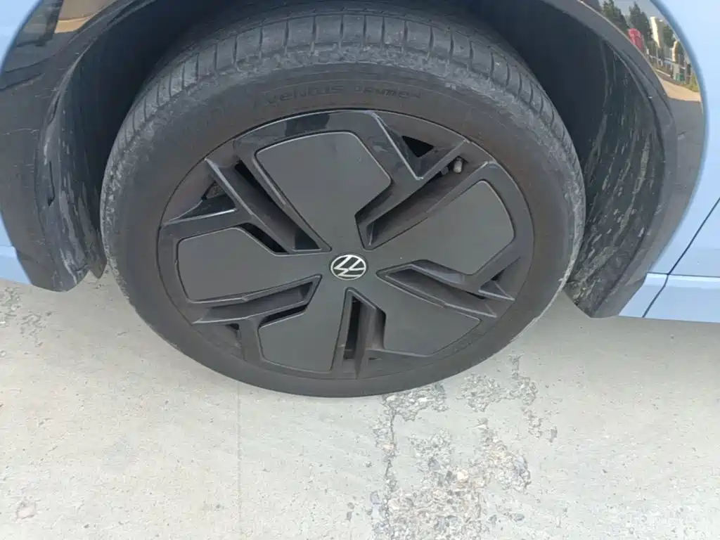 Volkswagen Tiguan L — миниатюра 23