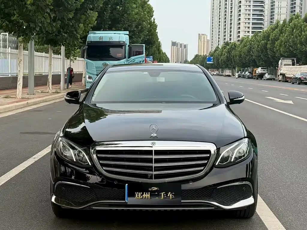 Mercedes-Benz E-Class — миниатюра 2