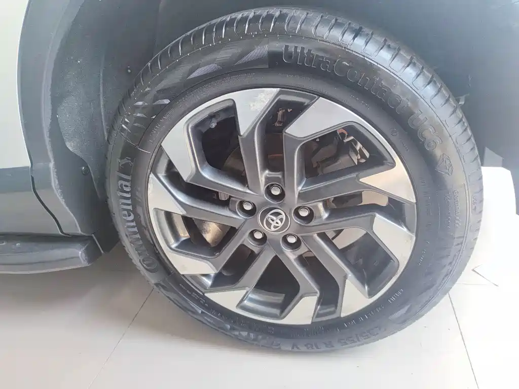 Toyota RAV4 — миниатюра 13