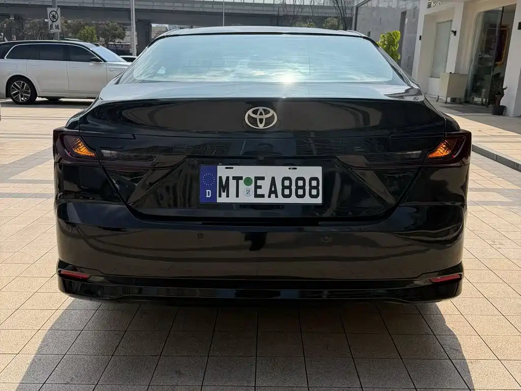 TOYOTA CAMRY