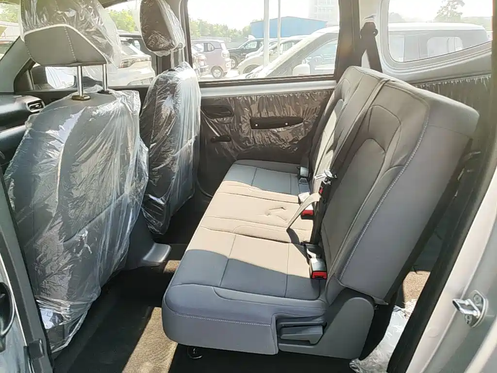 Wuling Hongguang EV — миниатюра 17