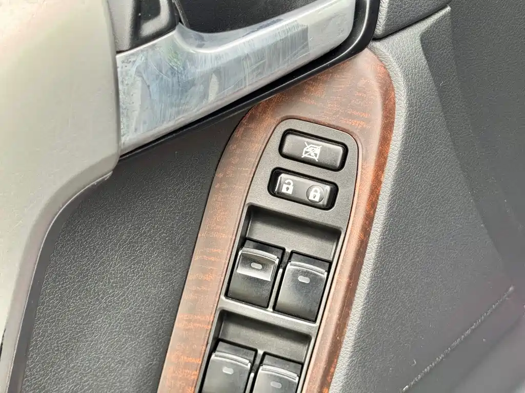 Toyota Prado — миниатюра 10
