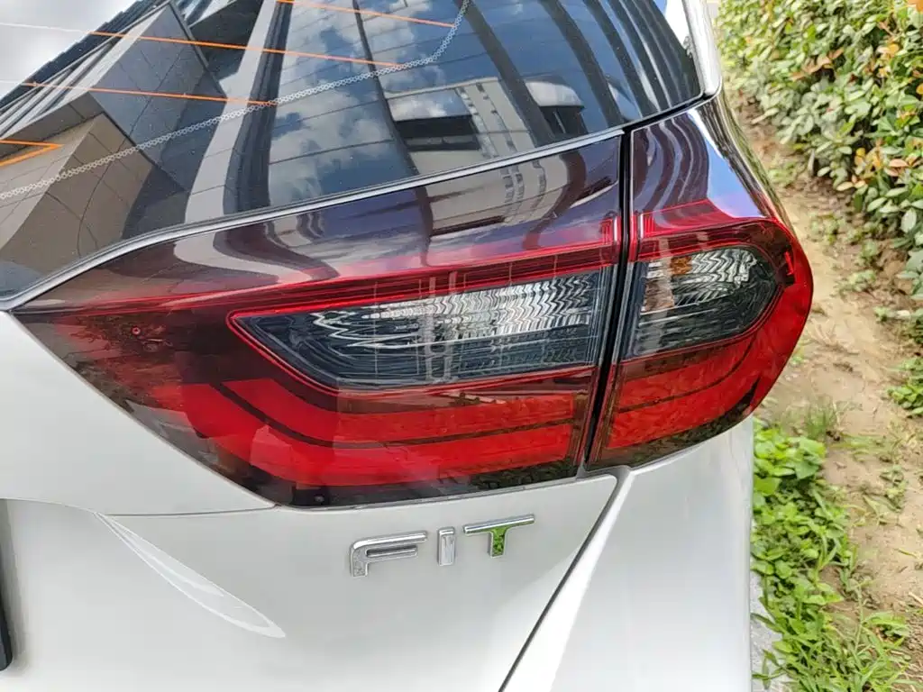 Honda Fit — миниатюра 8