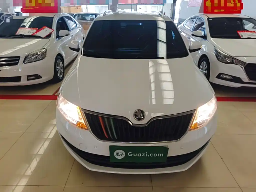 Skoda Rapid Spaceback — миниатюра 3