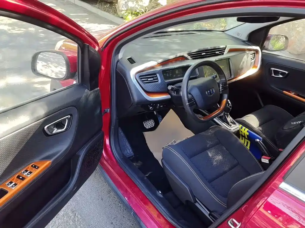 Geely Vision X1 — миниатюра 16