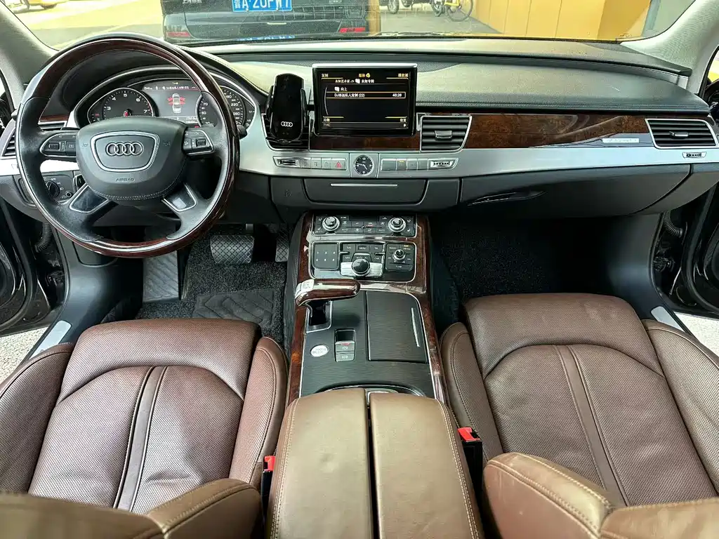 Audi A8 — миниатюра 6