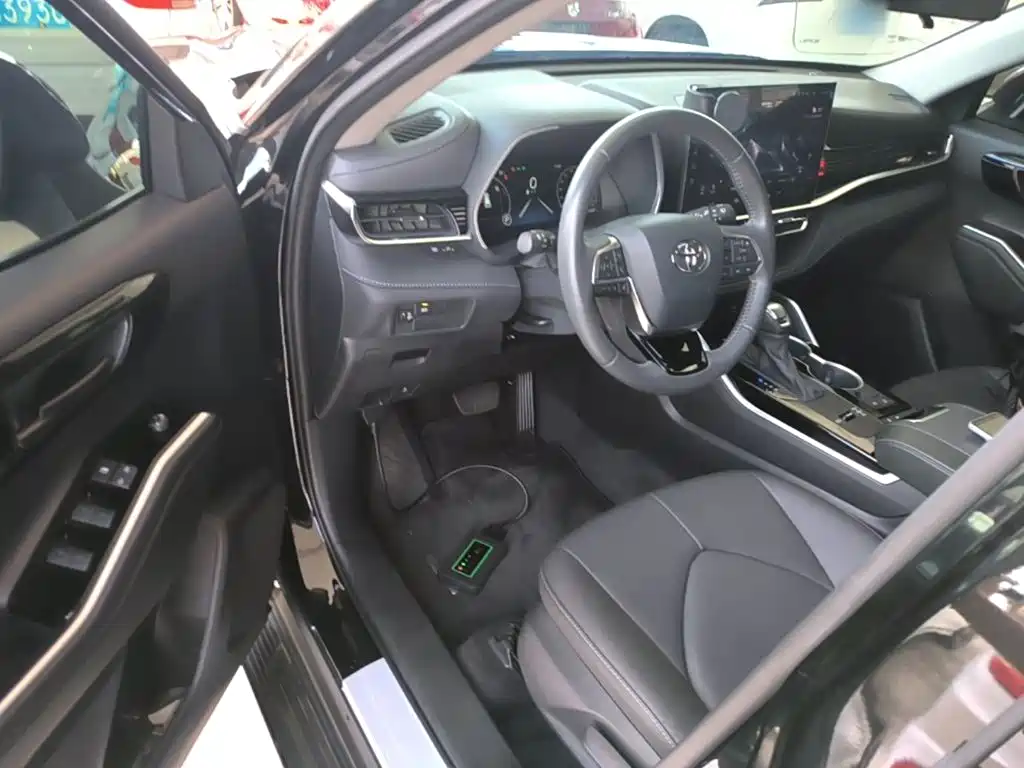 Toyota Highlander — миниатюра 16