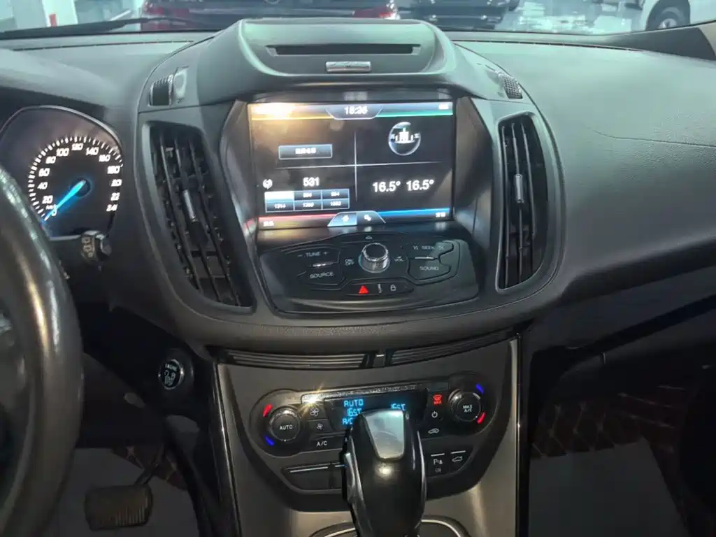 Ford Kuga — миниатюра 13