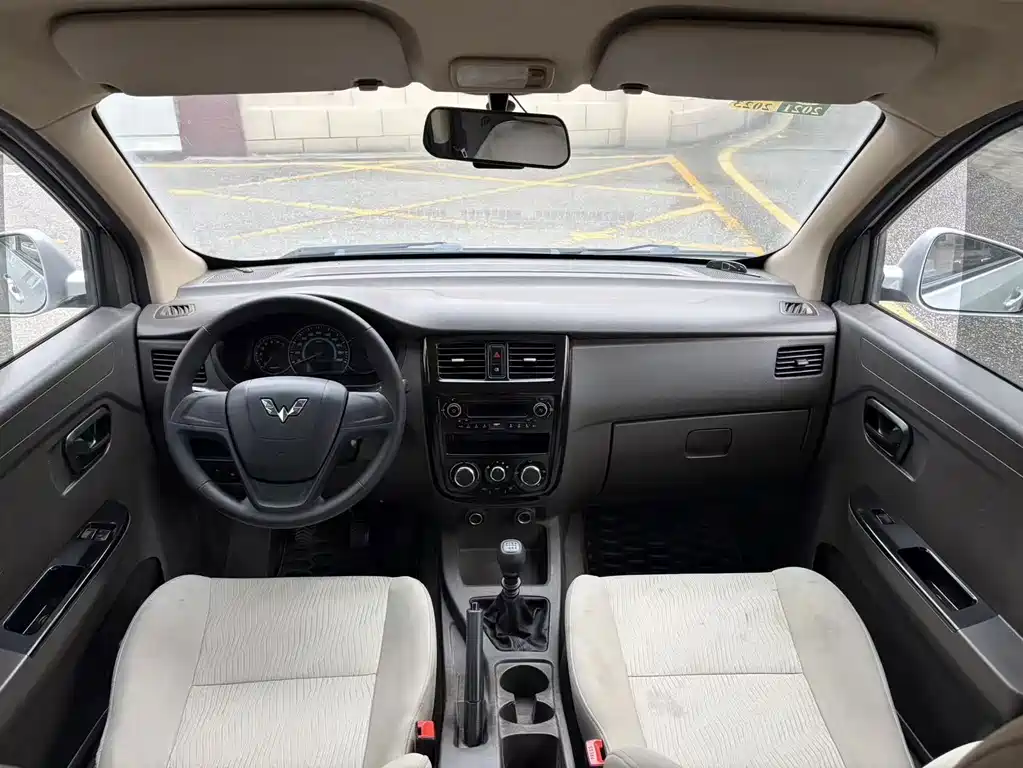 Wuling Rongguang V — миниатюра 11