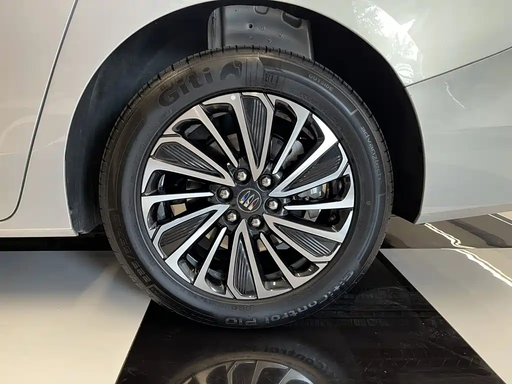 Buick GL8 Hybrid — миниатюра 11