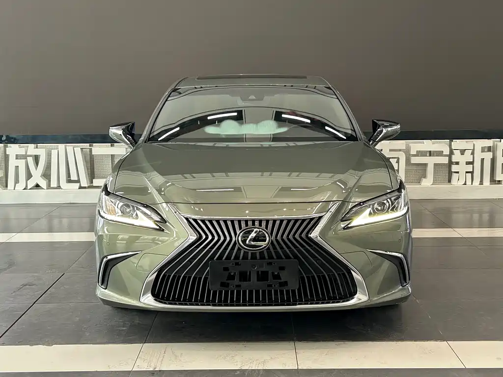 Lexus ES — миниатюра 2