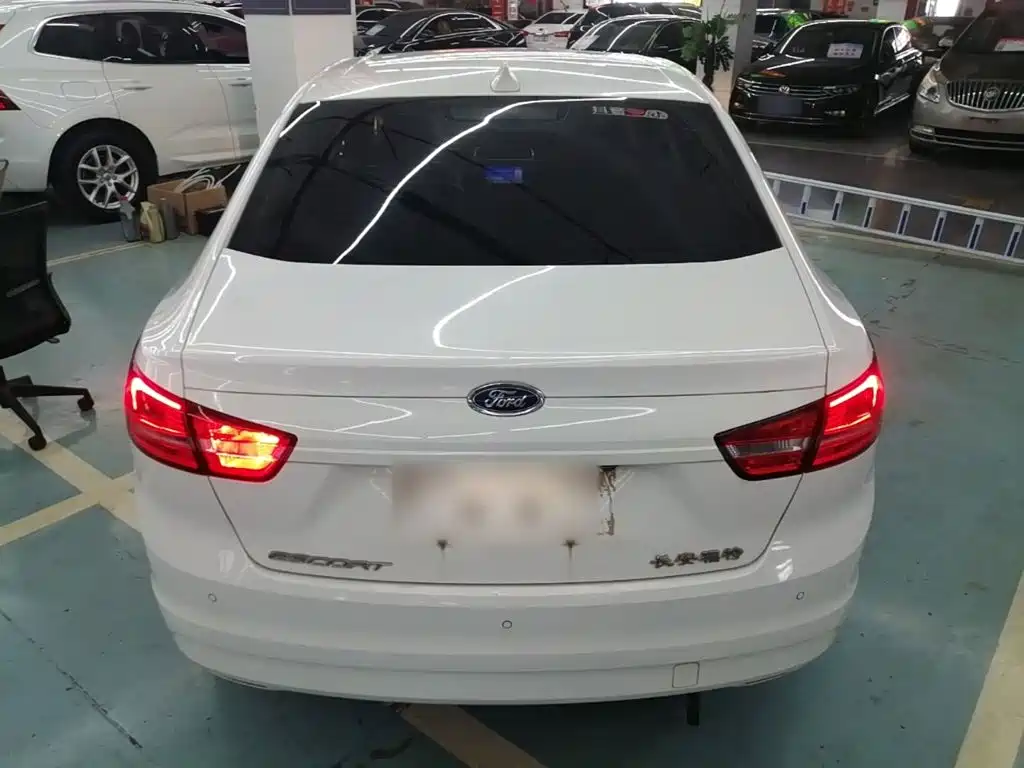 Ford Escort — миниатюра 6