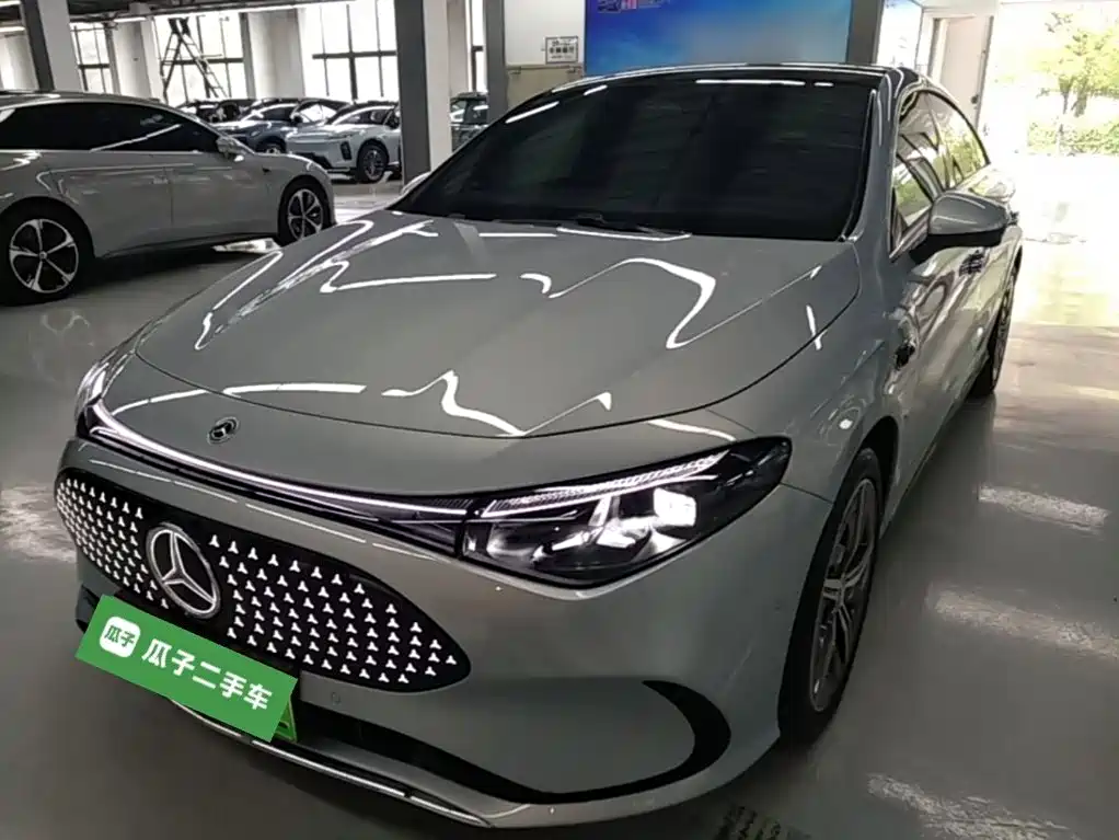 Mercedes-Benz CLA 2025 300L