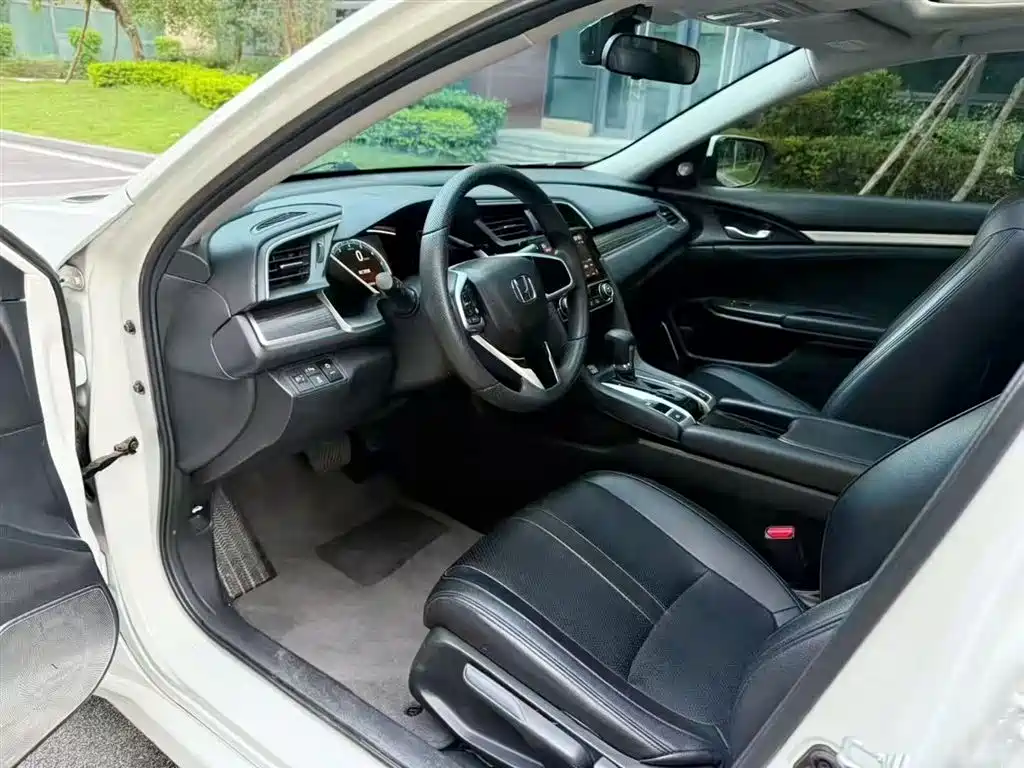 Honda Civic 2019 220TURBO CVT V