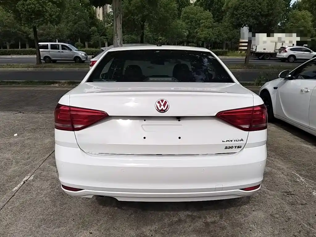 Volkswagen Lavida — миниатюра 6