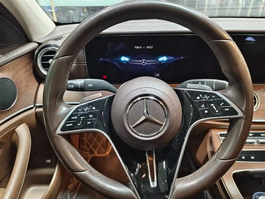 MERCEDES-BENZ E CLASS