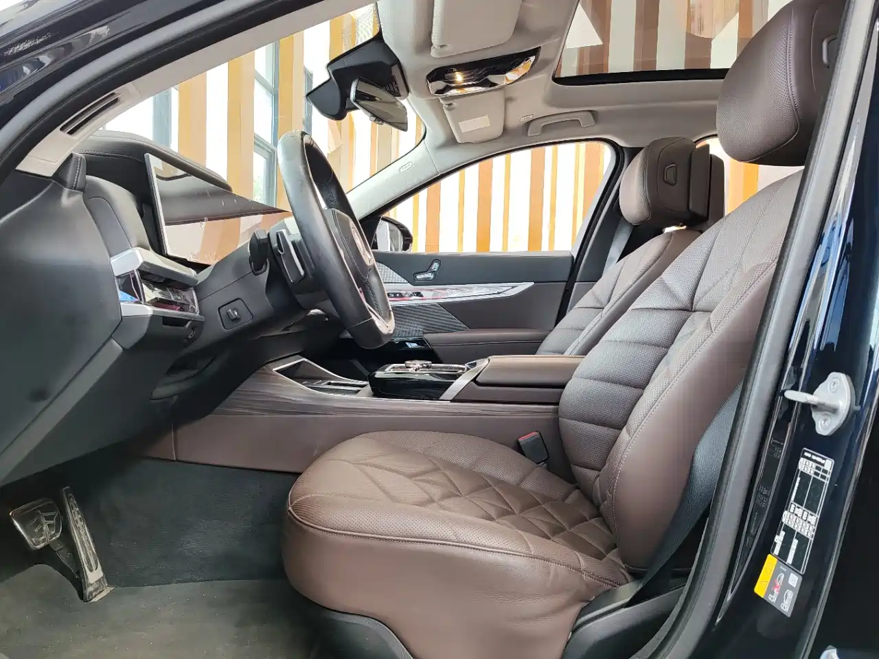 BMW i7 2023 Черный из Китая, фото 4