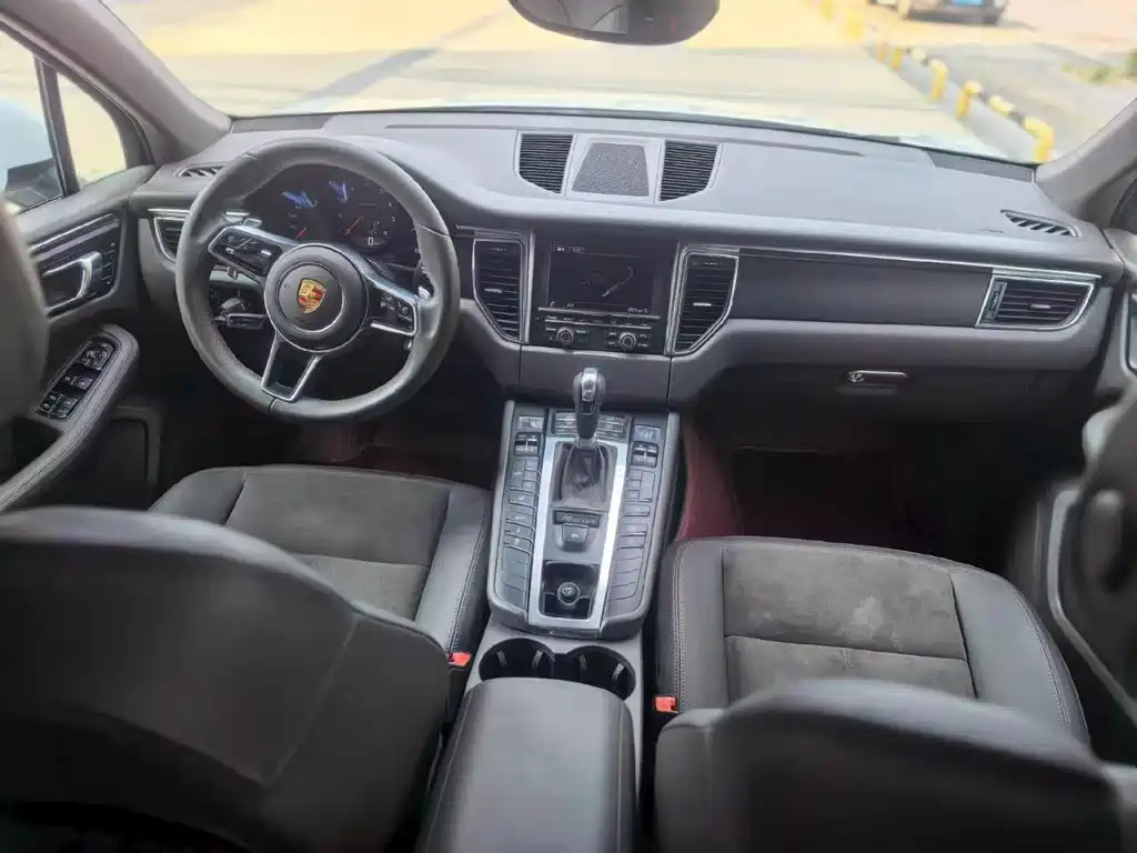Porsche Macan — миниатюра 6