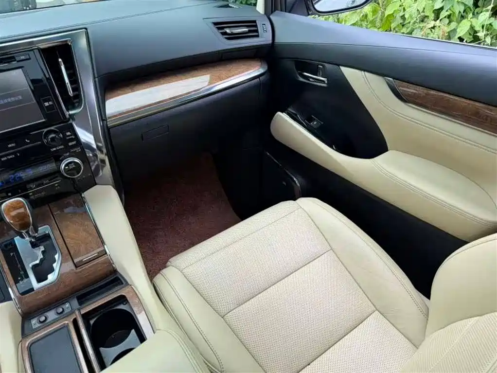 Toyota Alphard 2015 3.5L Luxury