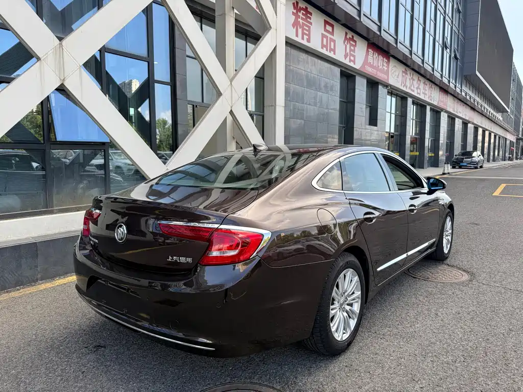 Buick LaCrosse — миниатюра 18