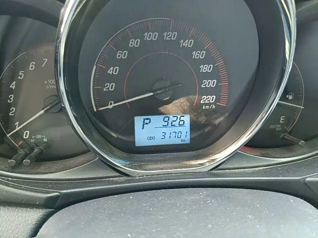 Toyota Yaris L — миниатюра 12