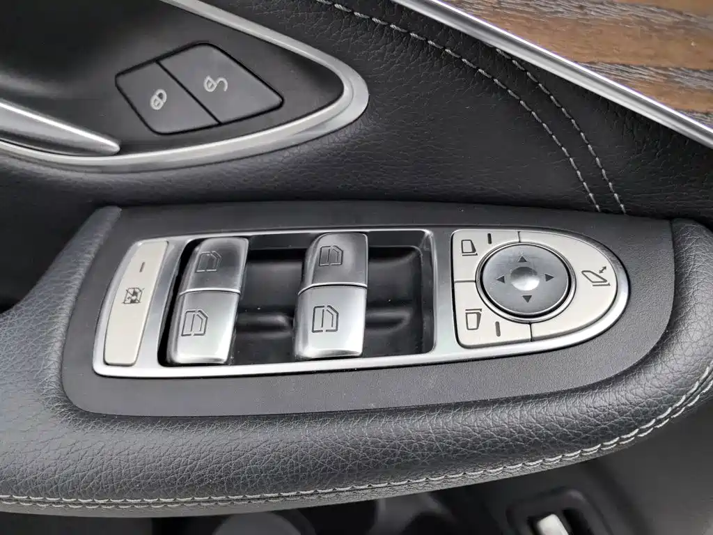 Mercedes-Benz GLC — миниатюра 9