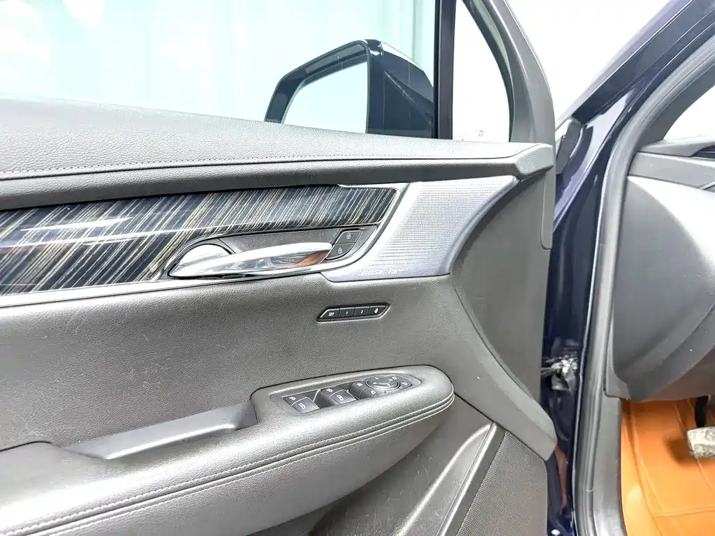 Cadillac XT6 — миниатюра 11