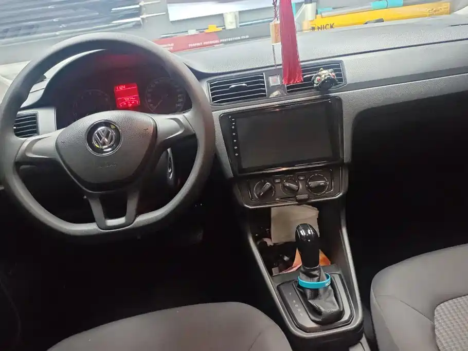 Volkswagen Santana — миниатюра 12