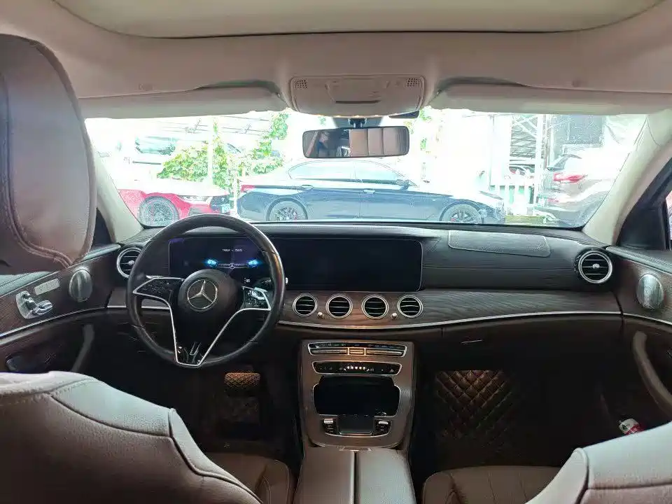 Mercedes-Benz E-Class — миниатюра 4