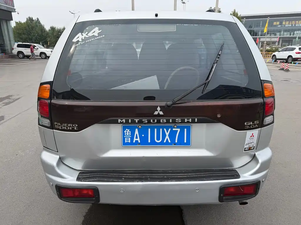 Mitsubishi Pajero Speed — миниатюра 4