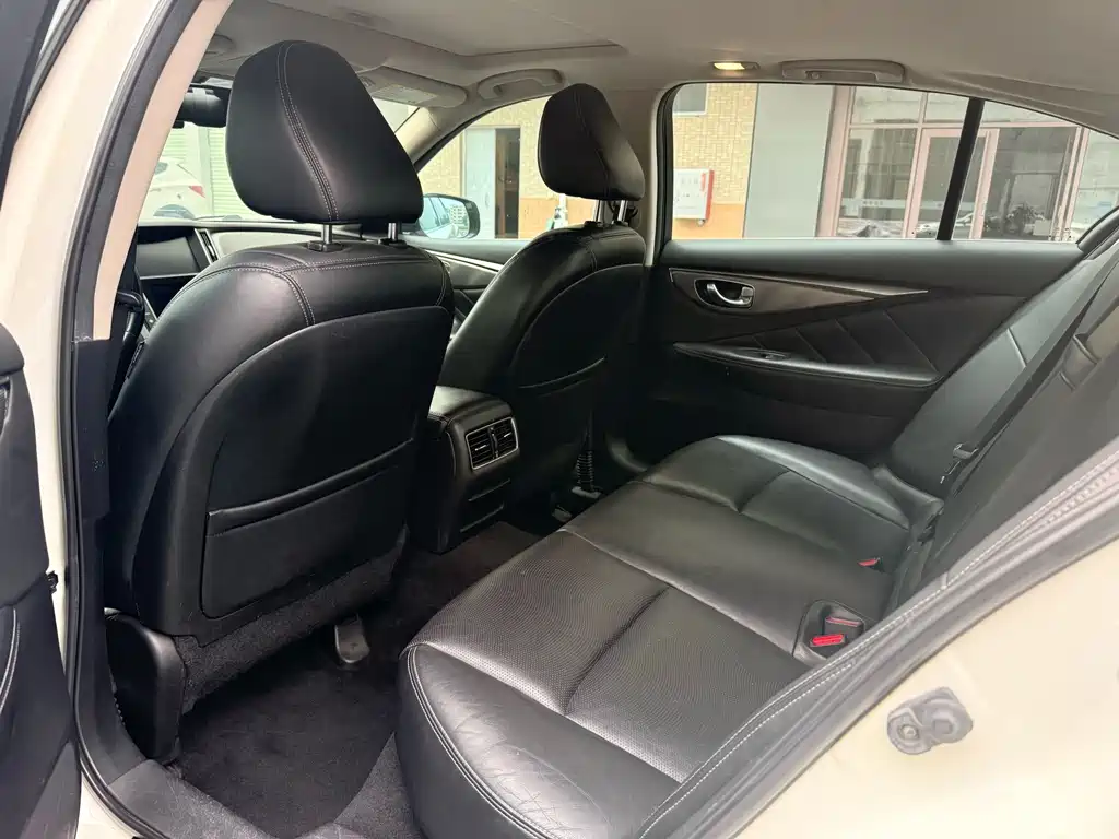 Infiniti Q50L — миниатюра 6
