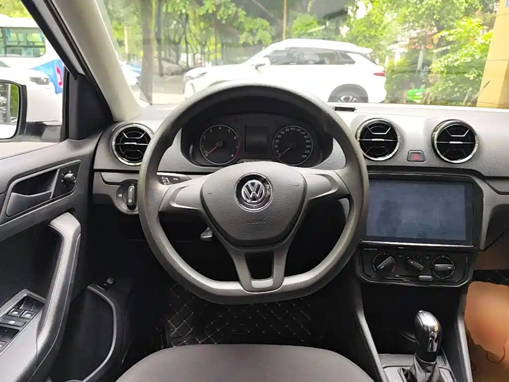 Volkswagen Jetta — миниатюра 11