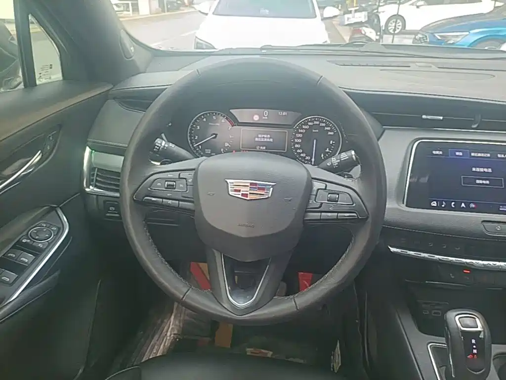 Cadillac XT4 — миниатюра 11