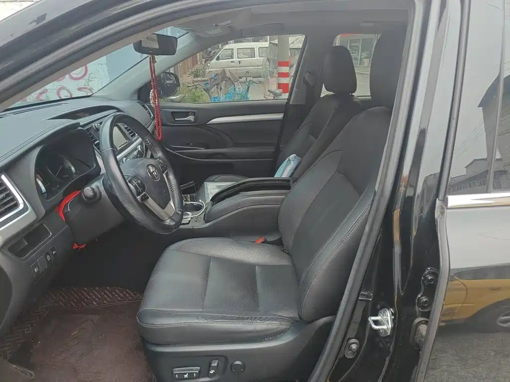 Toyota Highlander — миниатюра 11