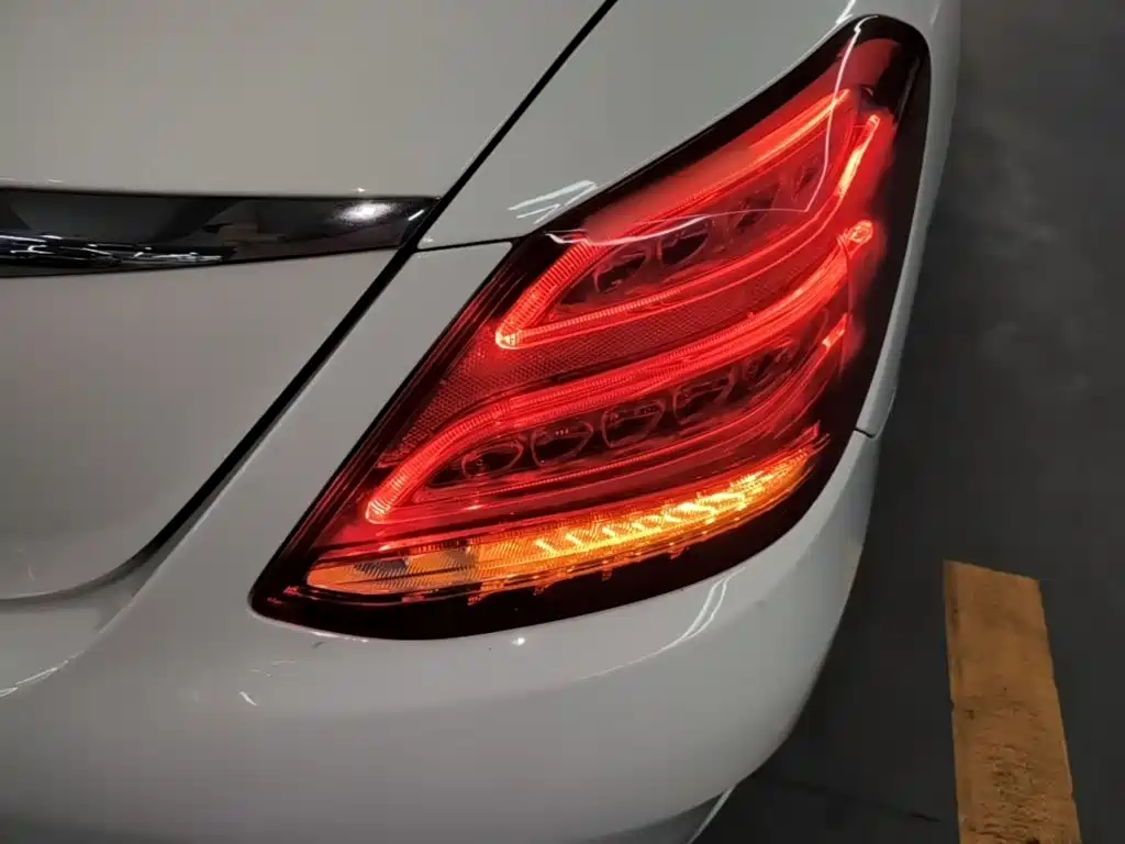 Mercedes-Benz C-Class — миниатюра 8