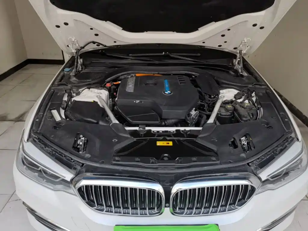 BMW 5 Series New Energy — миниатюра 20