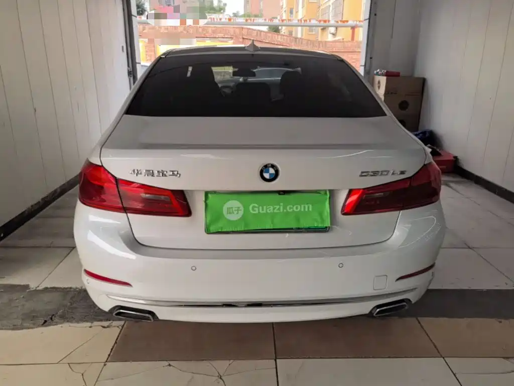 BMW 5 Series New Energy — миниатюра 6