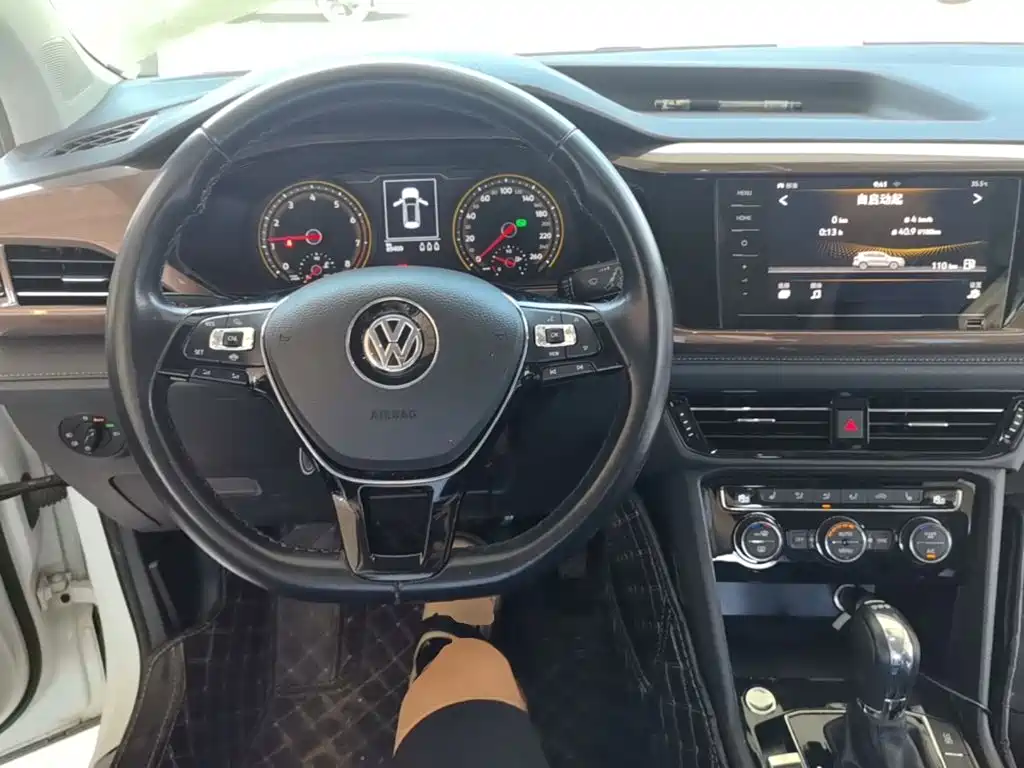 Volkswagen Tharu — миниатюра 10