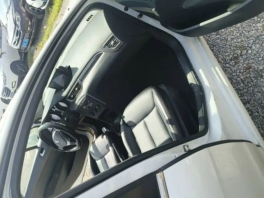 Peugeot 308 — миниатюра 9