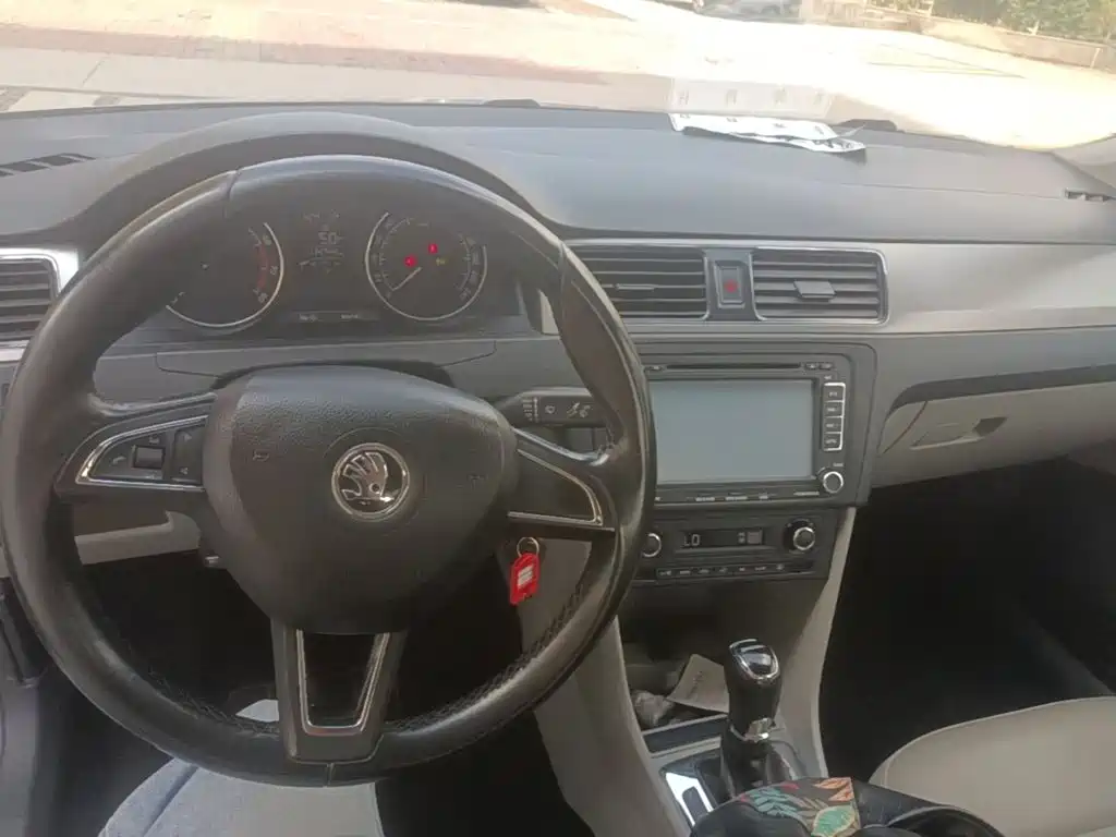 Skoda Rapid — миниатюра 10