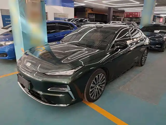 2025 Geely Galaxy Xingyao 8