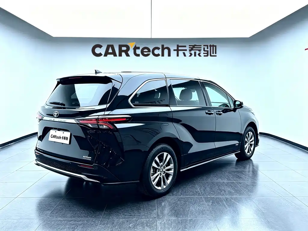 Toyota Sienna — миниатюра 5