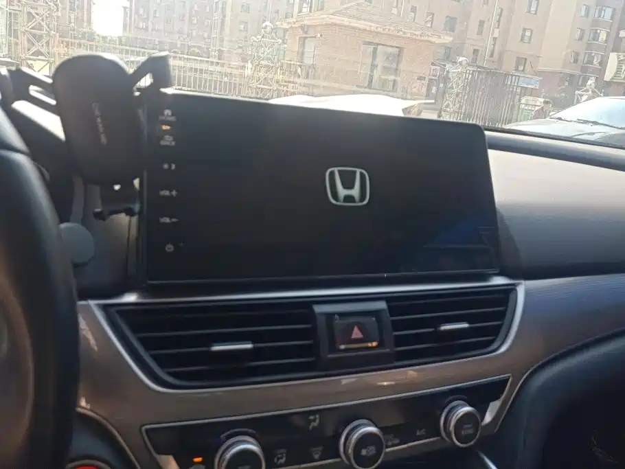 Honda Accord — миниатюра 13