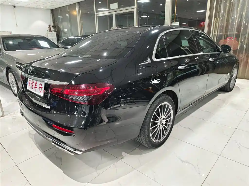 MERCEDES-BENZ E CLASS