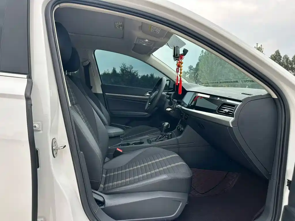Volkswagen Lavida — миниатюра 6
