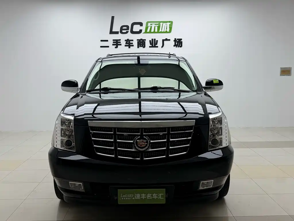 Cadillac Escalade — миниатюра 3