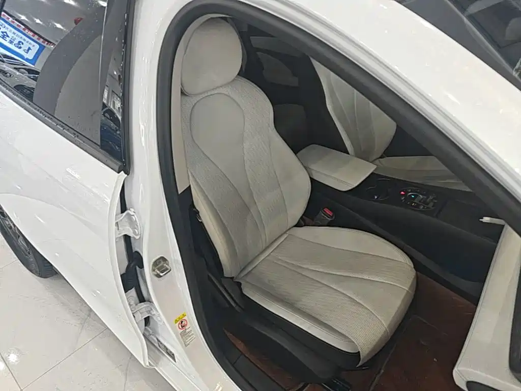BYD Seal 05 DM-i — миниатюра 25