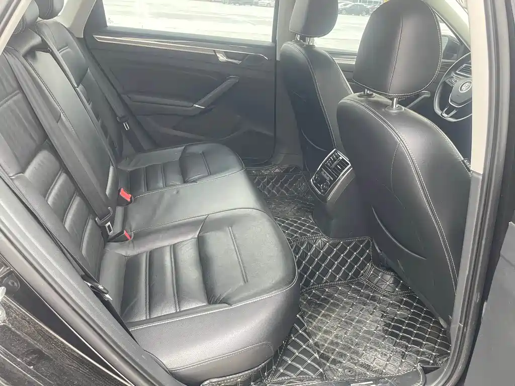 Volkswagen Passat 2017 330TSI DSG