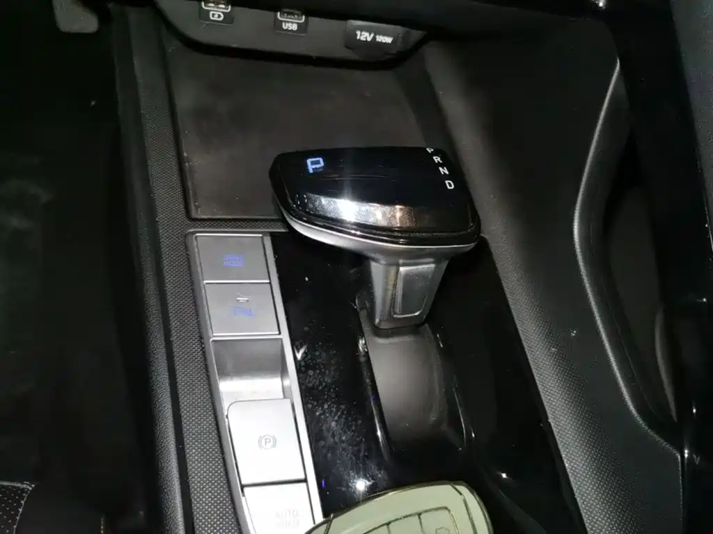 Hyundai Elantra — миниатюра 14