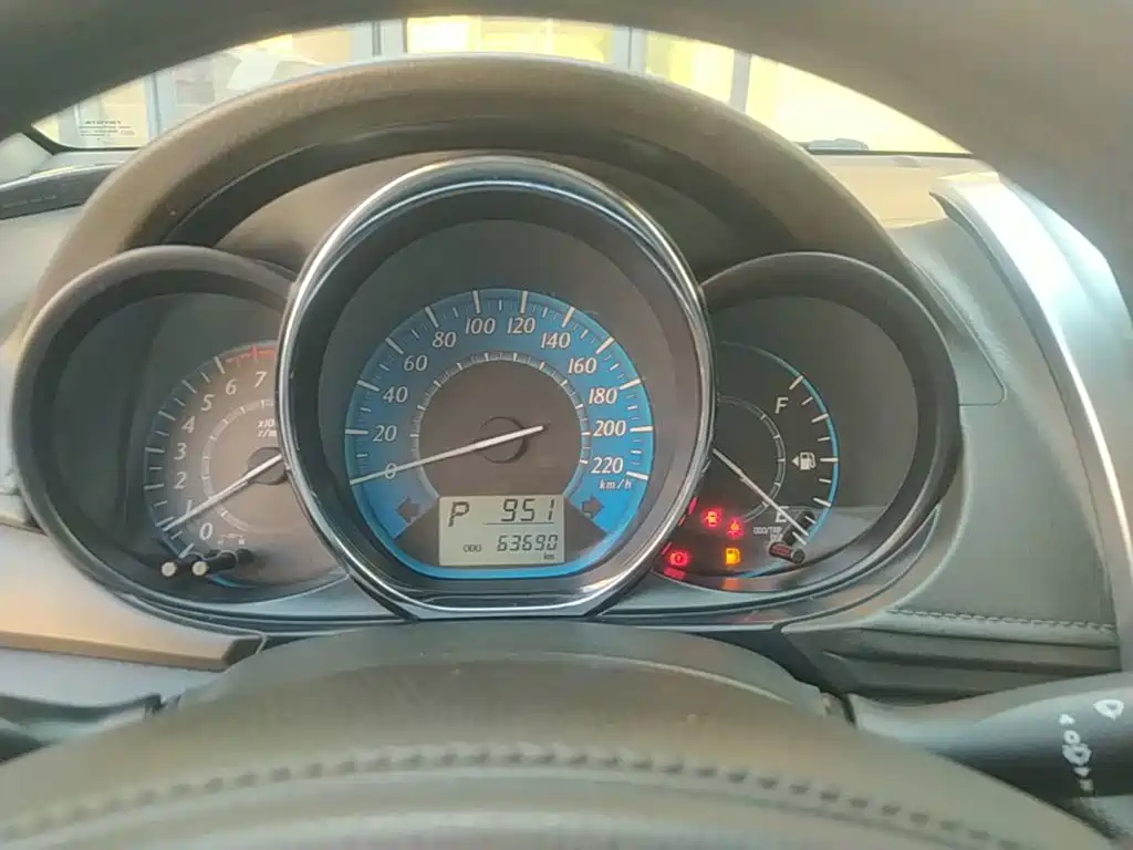 Toyota Yaris L — миниатюра 12